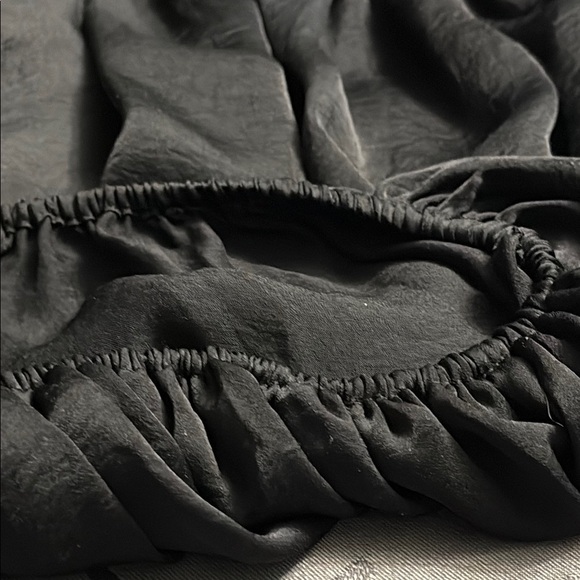 Yaya & co Black Off-Shoulder crop top Blouse, elastic cuffs, size small - Picture 8 of 8